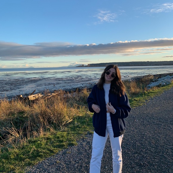 Meet your Posher, Campbell - Picture 1 of 1